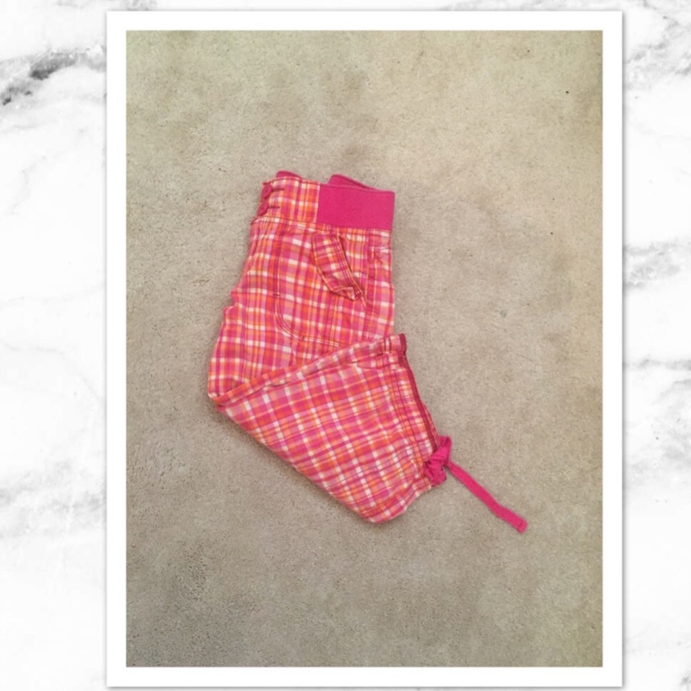 SO plaid cropped pants!